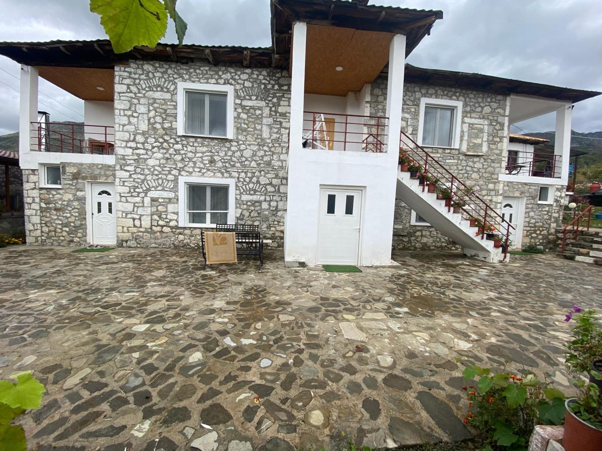 Vila Disha Tirana Bagian luar foto